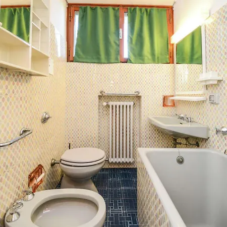 Ferienhaus Spacious Holiday In Italy Near Lake *
