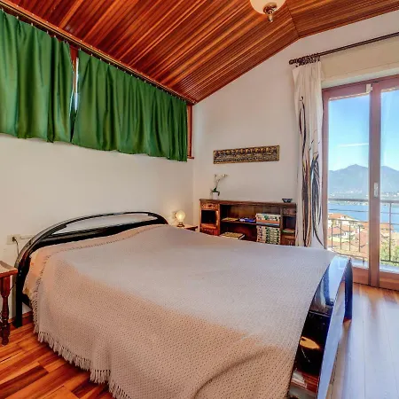 Spacious Holiday In Italy Near Lake Ferienhaus