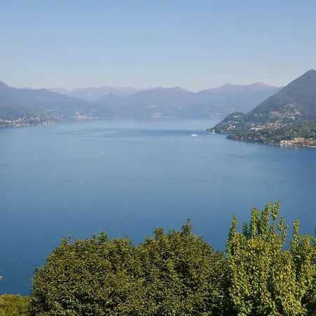 Spacious Holiday In Italy Near Lake